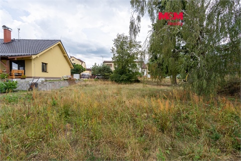 Prodej stavebního pozemku, 698 m² 0