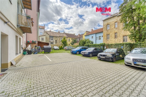 Pronájem parkovacího místa, 15 m² 0