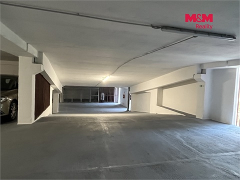Pronájem parkovacího místa, 15 m² - 0