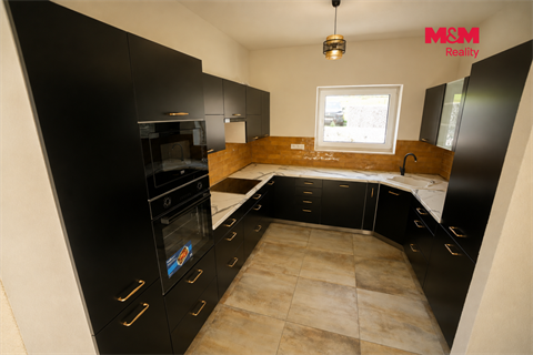 Prodej rodinného domu, 180 m² - 14