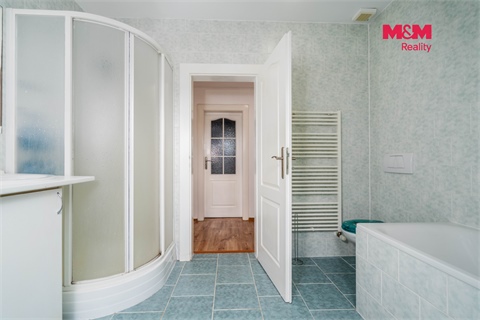 Prodej rodinného domu, 277 m² - 22