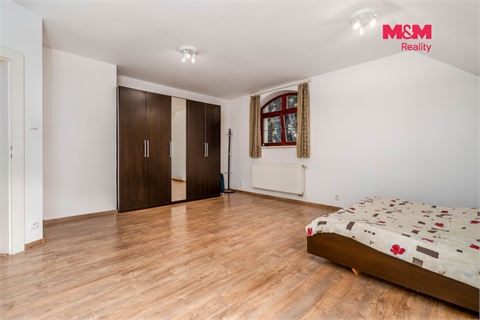 Prodej rodinného domu, 277 m² - 10
