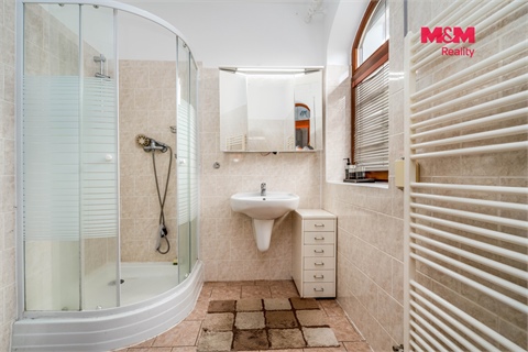 Prodej rodinného domu, 277 m² - 20