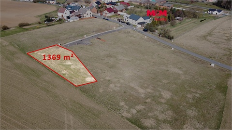 Prodej stavebního pozemku, 1 369 m² 0