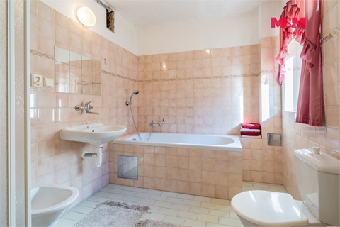 Prodej rodinného domu, 245 m² - 8
