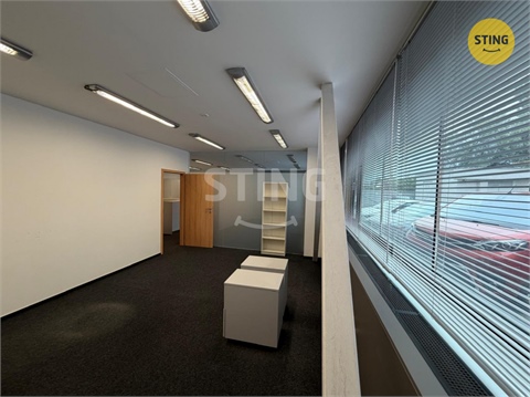 Pronájem kanceláře, 195 m² 16
