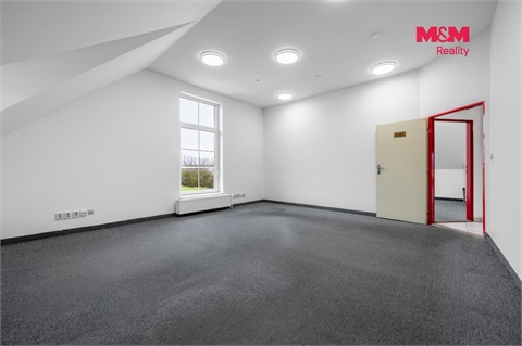 Pronájem kanceláře, 138 m² - 4