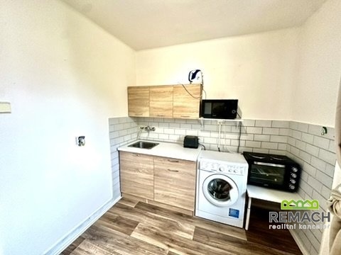 Pronájem bytu 1+1, 31 m² - 0