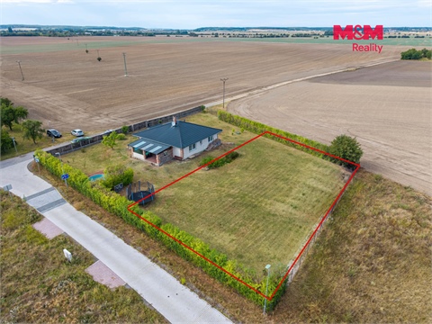Prodej stavebního pozemku, 1 050 m² 2