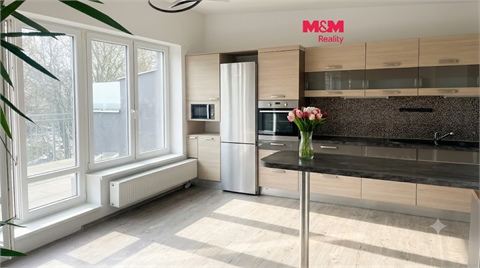 Pronájem atypického bytu, 92 m² 0