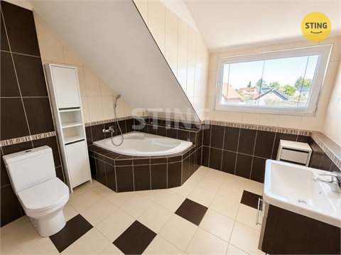 Prodej rodinného domu, 175 m² - 2