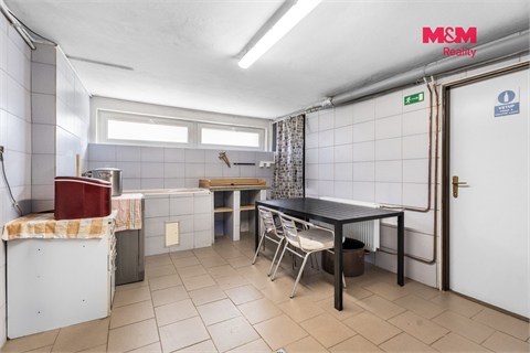 Prodej rodinného domu, 280 m² 10