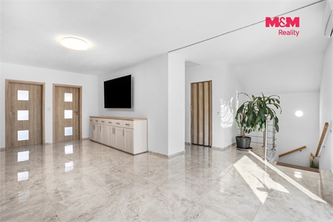 Prodej rodinného domu, 280 m² - 26