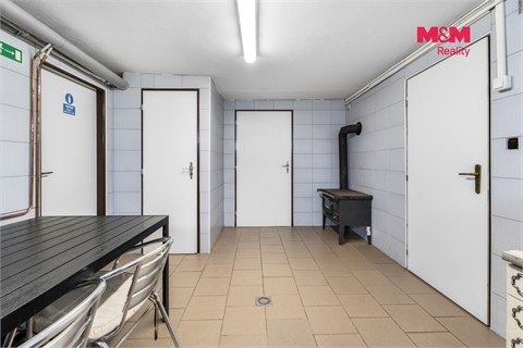 Prodej rodinného domu, 280 m² - 10