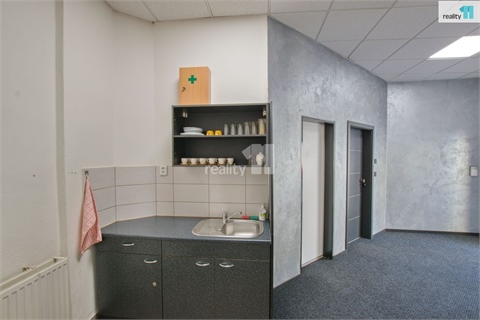 Pronájem kanceláře, 68 m² - 18