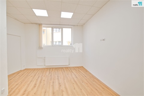 Pronájem kanceláře, 68 m² - 12