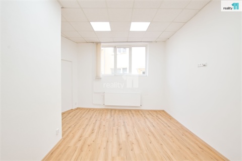 Pronájem kanceláře, 68 m² 12