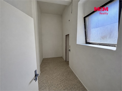 Pronájem skladu / haly, 44 m² - 2