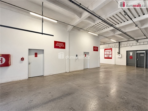 Pronájem skladu / haly, 800 m² - 0