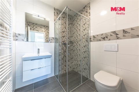 Prodej rodinného domu, 341 m² 16