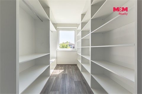 Prodej rodinného domu, 341 m² - 8