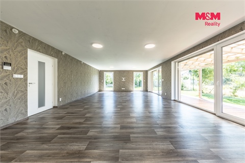 Prodej rodinného domu, 341 m² - 2