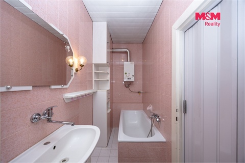 Prodej rodinného domu, 239 m² - 6