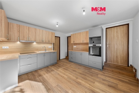 Prodej rodinného domu, 400 m² 0