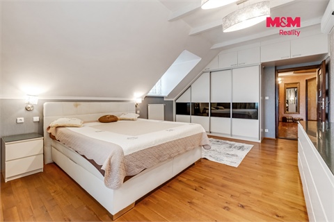 Prodej rodinného domu, 283 m² - 18