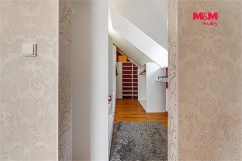 Prodej rodinného domu, 283 m² 18