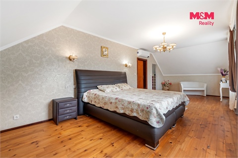 Prodej rodinného domu, 283 m² - 14