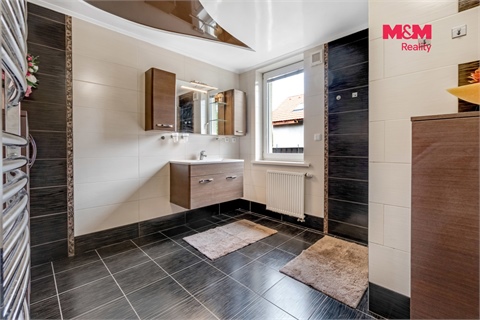 Prodej rodinného domu, 283 m² 8