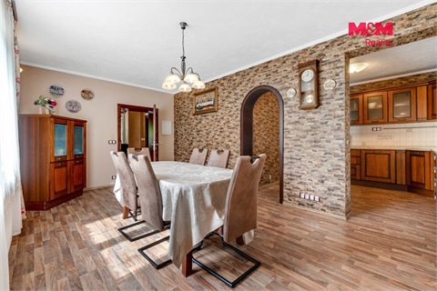 Prodej rodinného domu, 283 m² 2