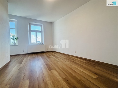 Pronájem bytu 1+1, 37 m²