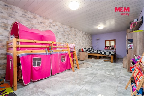 Prodej rodinného domu, 255 m² - 6