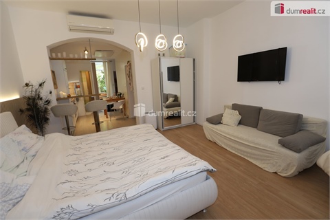 Pronájem bytu 1+1, 35 m²