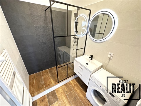 Pronájem bytu 1kk, 50 m² 0