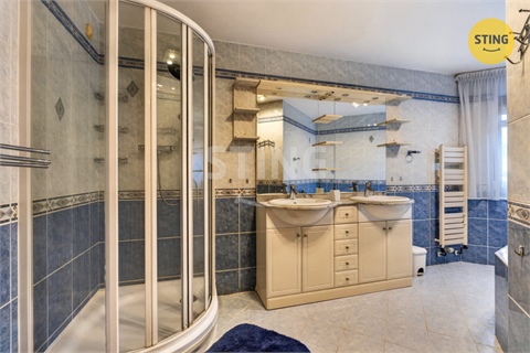 Prodej rodinného domu, 215 m² 12