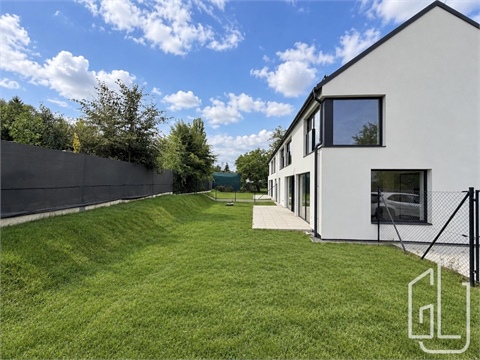 Pronájem rodinného domu, 155 m² 0