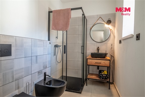 Prodej rodinného domu, 292 m² 16