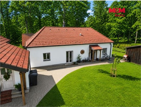 Prodej rodinného domu, 292 m² - 0