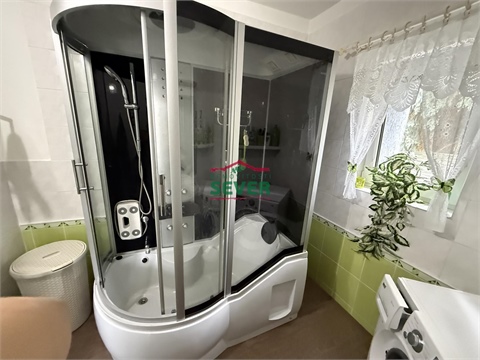 Prodej rodinného domu, 200 m² 12