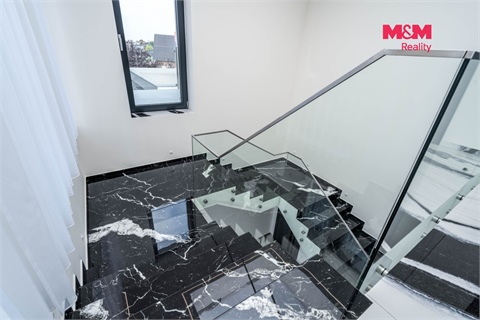 Prodej rodinného domu, 400 m² 10