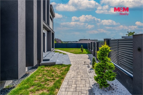 Prodej rodinného domu, 400 m² - 12