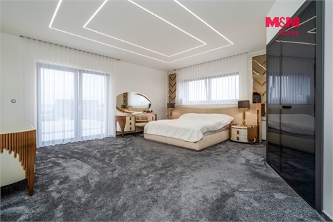 Prodej rodinného domu, 400 m² - 2