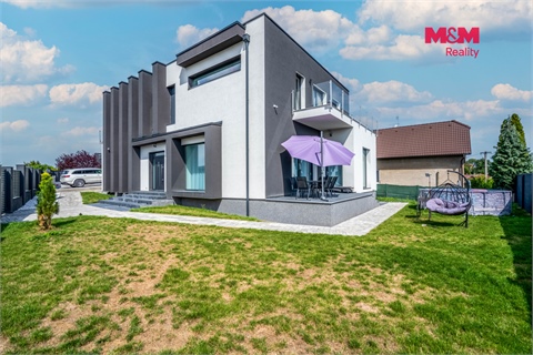 Prodej rodinného domu, 400 m² - 14