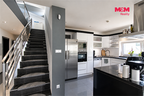 Prodej rodinného domu, 263 m² 8