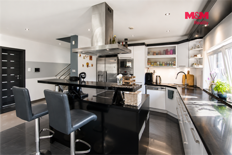 Prodej rodinného domu, 263 m² - 10