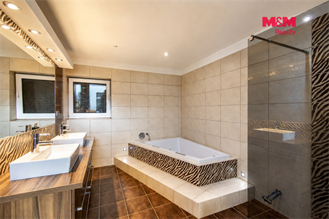Prodej rodinného domu, 263 m² - 22