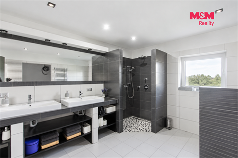 Prodej rodinného domu, 263 m² 16